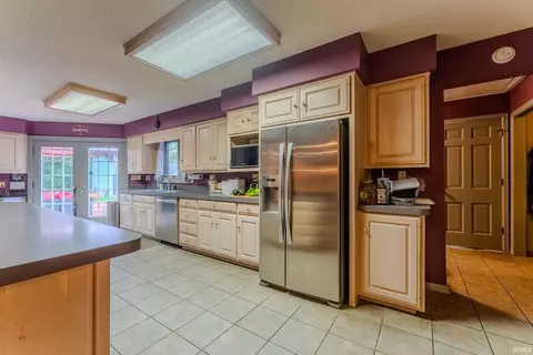 Kitchen - 511 Crown Hill Dr E, Wabash, IN 46992 photo 1 of 3
