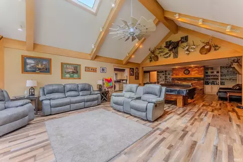Living - 511 Crown Hill Dr E, Wabash, IN 46992 photo 1 of 5