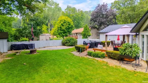 Exterior - 511 Crown Hill Dr E, Wabash, IN 46992 photo 3 of 5