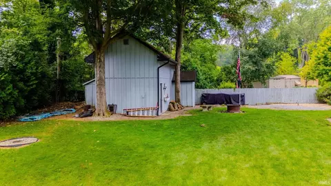 Exterior - 511 Crown Hill Dr E, Wabash, IN 46992 photo 5 of 5