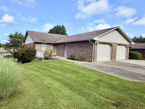 Exterior - 618 Maple Crest Blvd, Jasper, IN 47546 photo 4 of 5