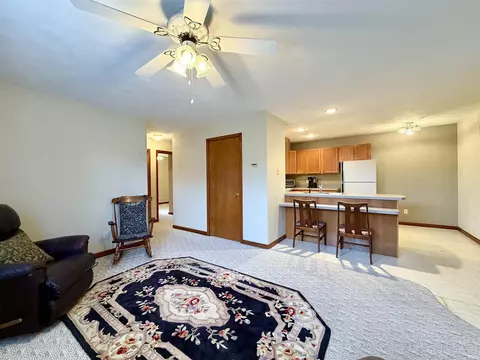 Living - 618 Maple Crest Blvd, Jasper, IN 47546 photo 2 of 4
