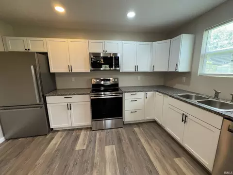 292 294 Ross St, Mitchell, IN 47446 photo 18