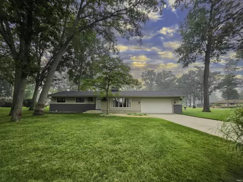 28812 Oakwood Pl, Elkhart, IN 46514