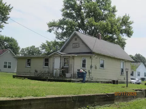 Exterior - 607 E Christy St, Marion, IN 46952 photo 2 of 4