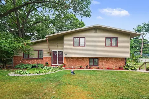 53175 Osage Dr, South Bend, IN 46637