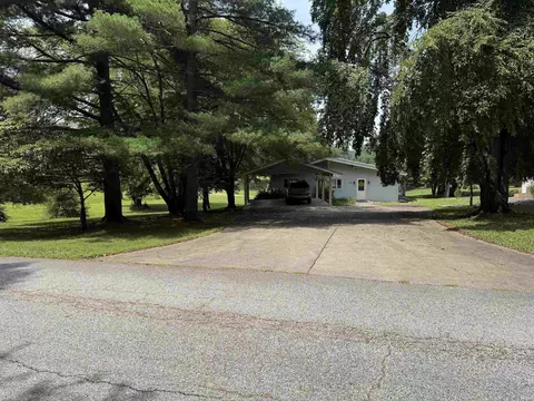 742 W Holly Dr, Santa Claus, IN 47579