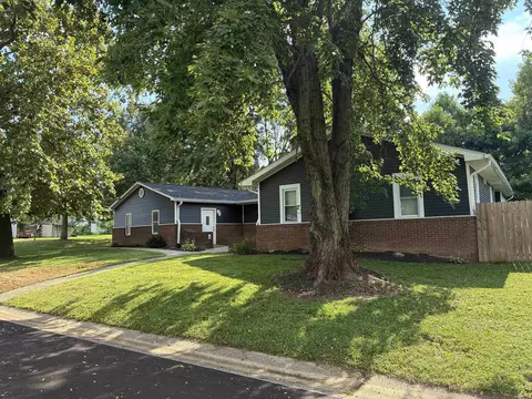 608 Indiana St, Bicknell, IN 47512