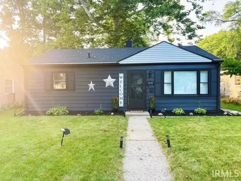 1232 Erwin St, Elkhart, IN 46514