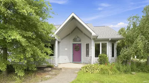 1019 Woodland Springs Pl, Fort Wayne, IN 46825