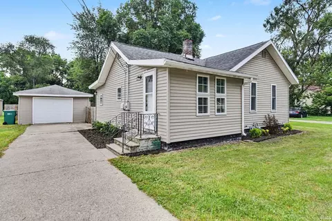 1810 Maplehurst Ave, Mishawaka, IN 46545