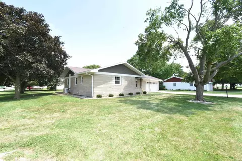 Exterior - 201 E Maple St, Fowler, IN 47944 photo 1 of 5