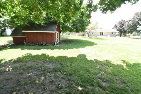 Exterior - 201 E Maple St, Fowler, IN 47944 photo 4 of 5