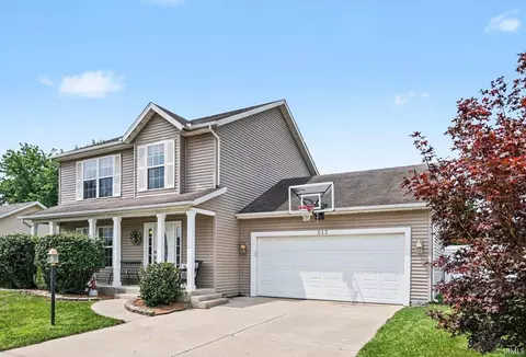 517 Shepherds Cove Dr, Osceola, IN 46561
