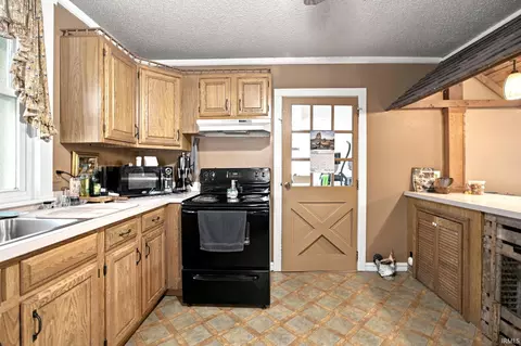 Kitchen - 68 W 150 S, Bringhurst, IN 46913 photo 4 of 4