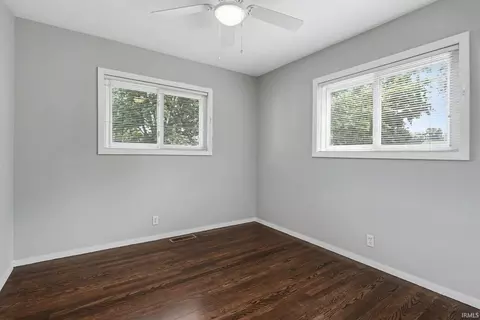 Bedroom - 15525 Darden Rd, Granger, IN 46530 photo 2 of 6