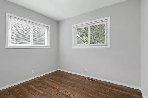 Bedroom - 15525 Darden Rd, Granger, IN 46530 photo 6 of 6