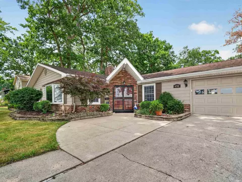 4701 Fairlawn Pass, Fort Wayne, IN 46815
