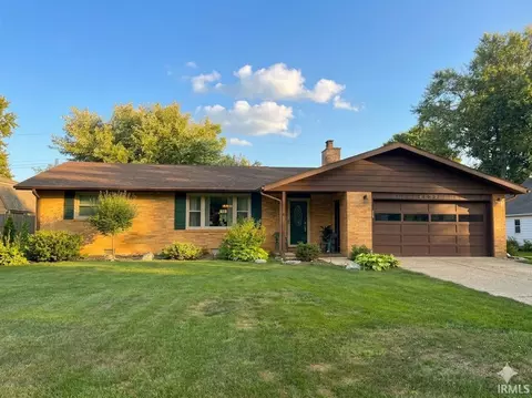 6456 W Franwood Cir, Yorktown, IN 47396