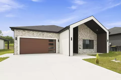 7208 Starks Blvd, Fort Wayne, IN 46816