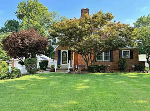 900 Brett Cabel Rd, Washington, IN 47501