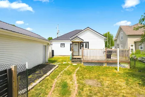 Exterior - 602 S Wayne St, Hamilton, IN 46742 photo 1 of 7