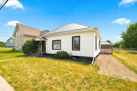 Exterior - 602 S Wayne St, Hamilton, IN 46742 photo 4 of 7