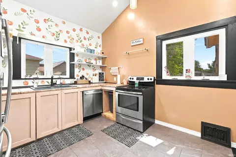 Kitchen - 602 S Wayne St, Hamilton, IN 46742 photo 4 of 4