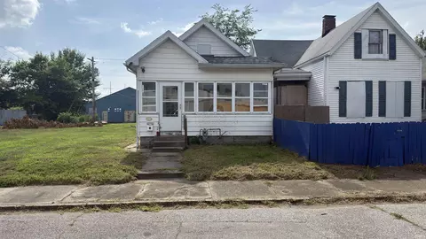 812 N Elliott St, Evansville, IN 47711
