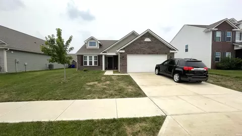 3243 Sand Walk Dr, Kokomo, IN 46902