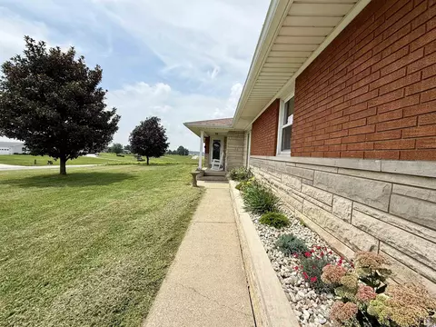 Exterior - 8842 S 450 E Rd, Ferdinand, IN 47532 photo 4 of 12