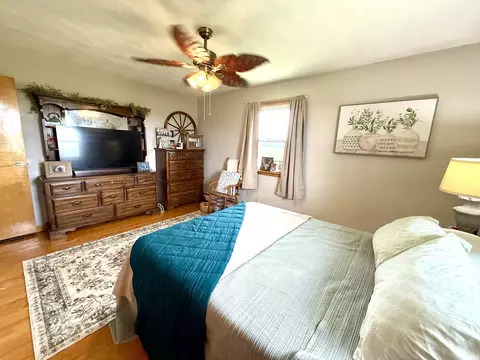 Bedroom - 8842 S 450 E Rd, Ferdinand, IN 47532 photo 3 of 5