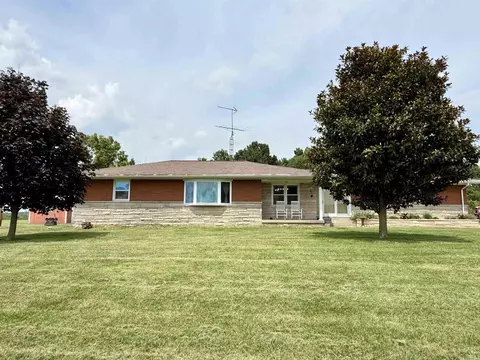 Exterior - 8842 S 450 E Rd, Ferdinand, IN 47532 photo 2 of 12