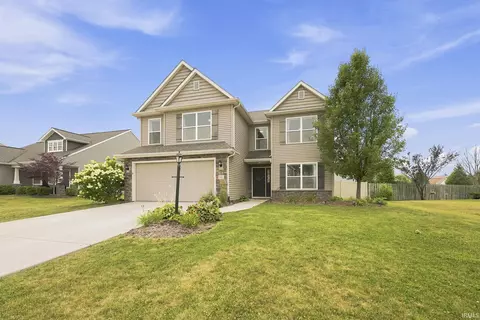8211 Queenboro Ct, Fort Wayne, IN 46835