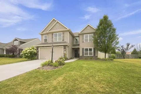 8211 Queenboro Ct, Fort Wayne, IN 46835