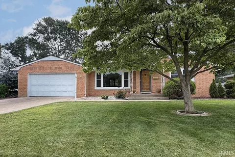 2521 Riverview Pl, Elkhart, IN 46516