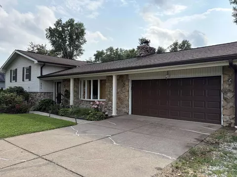 9844 Powers Dr, Newburgh, IN 47630