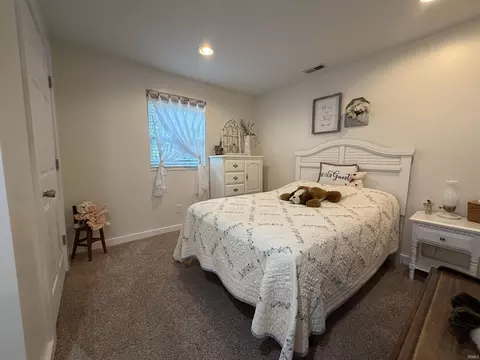 Bedroom - 525 Circle Dr, Fairmount, IN 46928 photo 1 of 3