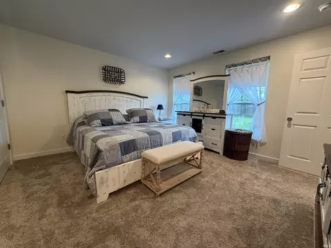 Bedroom - 525 Circle Dr, Fairmount, IN 46928 photo 3 of 3