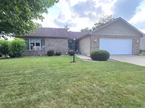509 N Shore Ct, Columbia City, IN 46725