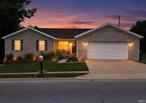 1041 Shadowlawn Ave, Greencastle, IN 46135