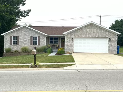 1041 Shadowlawn Ave, Greencastle, IN 46135