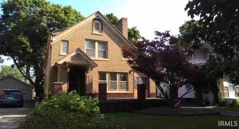 226 N Seminole Cir, Fort Wayne, IN 46807
