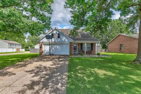 3229 Autumnwood Way, Evansville, IN 47715