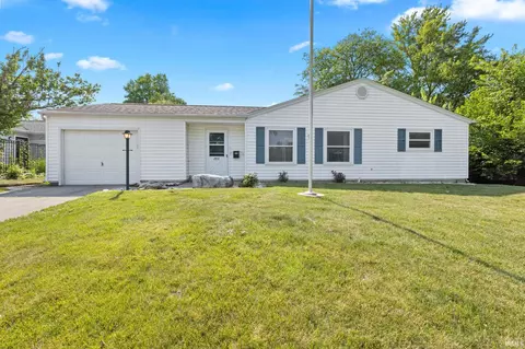 2831 Woodmont Dr, South Bend, IN 46614