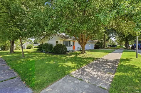 1370 Dearborn St, Huntington, IN 46750