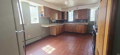 Kitchen - 77 E 3rd St, Peru, IN 46970 photo 4 of 5