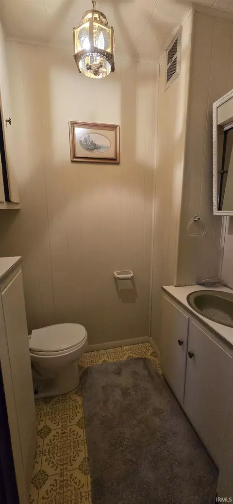 Bath - 77 E 3rd St, Peru, IN 46970 photo 2 of 5