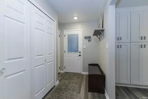 Entry Way - 201 E Davidson St, Muncie, IN 47303 photo 2 of 4