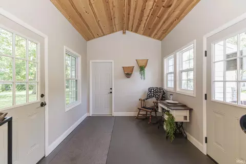 Entry Way - 201 E Davidson St, Muncie, IN 47303 photo 3 of 4